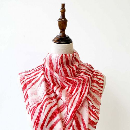 Шарф шифоновый П006 молочный принтованный