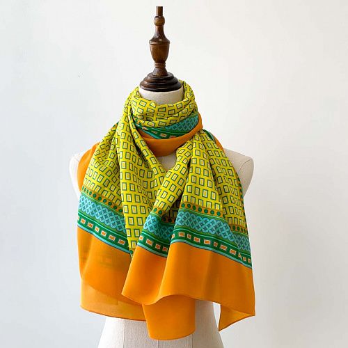 Платок шелковый П011 белый принтованный