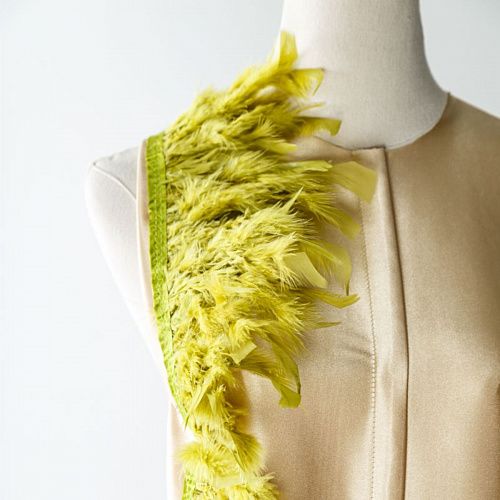 Перо на тесьме 10-16 см 763-оливковый